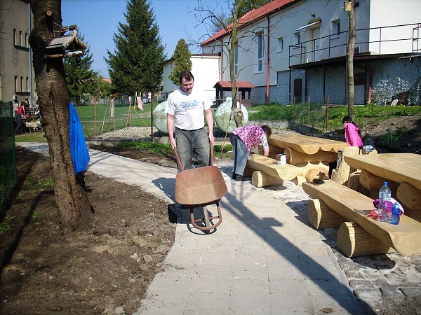 Poslední úpravy Zahrada poznání - duben 2010